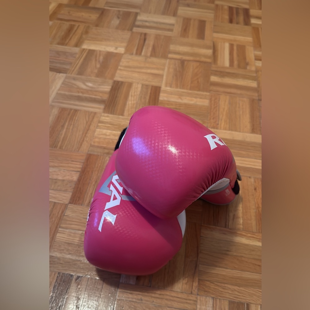 Boxing gloves - Picture 2 of 3